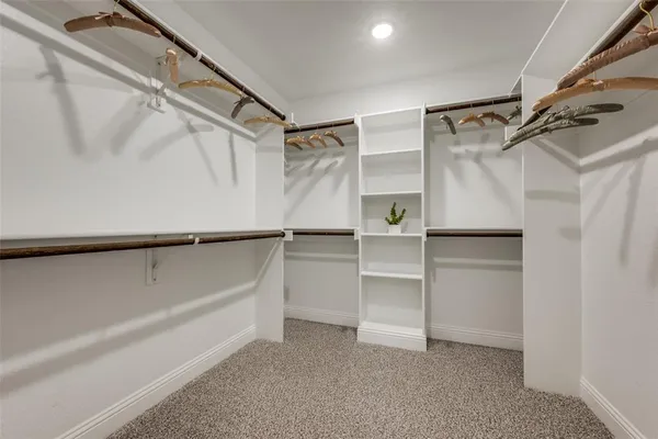 $305,000 | 100 Walnut Street, Whitesboro, TX 76273