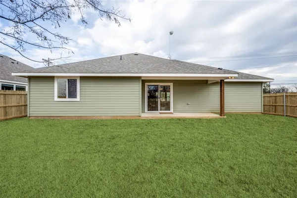 $305,000 | 100 Walnut Street, Whitesboro, TX 76273