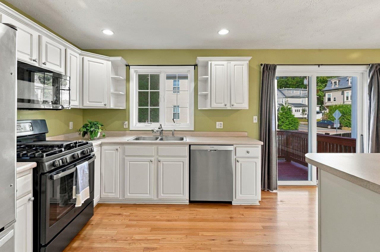 204 Washington Street, Unit 3 Dover, NH 03820 - Photo 8 of 44 Gallery Image 8