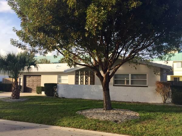 113 Park Lane East Lake Worth, FL 33462 - Photo 1 of 19 front 2