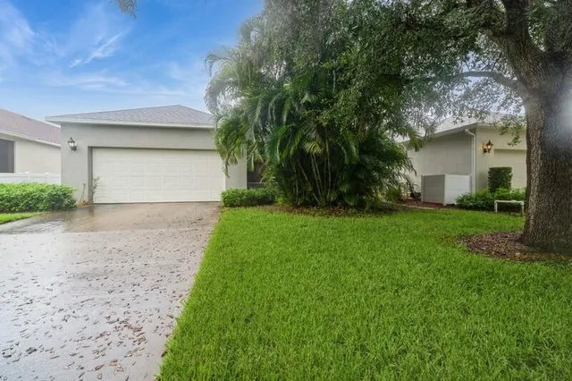 $2,650 | 7865 15th Lane, Vero Beach, FL 32966