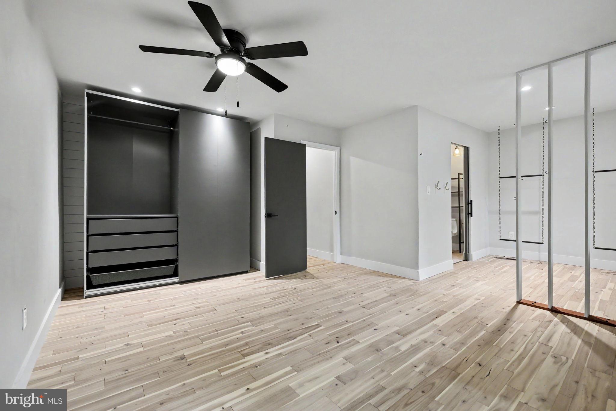 2105 Glencourse Lane Reston, VA 20191 - Photo 24 of 74 Primary bedroom
