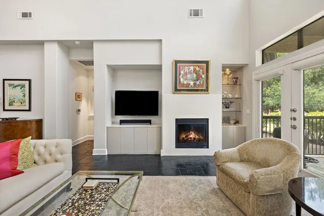 $700,000 | 7800 Southwest Parkway, Unit 1112, Austin, TX 78735