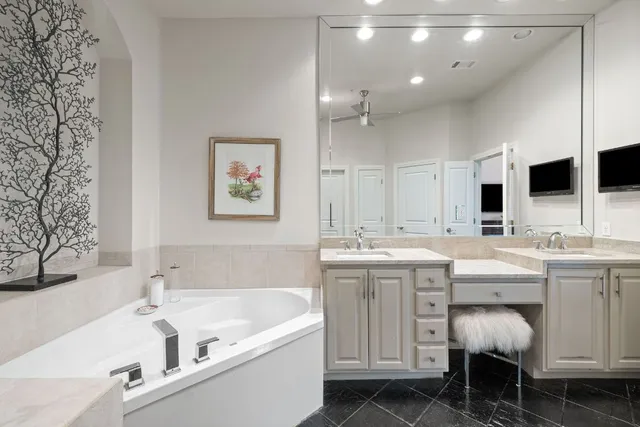 $700,000 | 7800 Southwest Parkway, Unit 1112, Austin, TX 78735