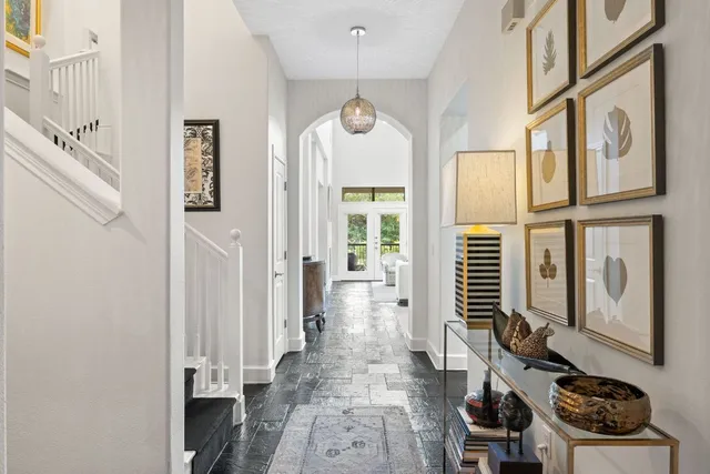 $700,000 | 7800 Southwest Parkway, Unit 1112, Austin, TX 78735