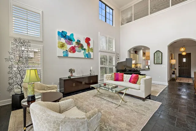 $700,000 | 7800 Southwest Parkway, Unit 1112, Austin, TX 78735