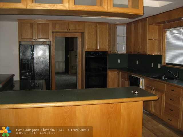 4801 Hancock Road Southwest Ranches, FL 33330 - Photo 4 of 25 Kitchen