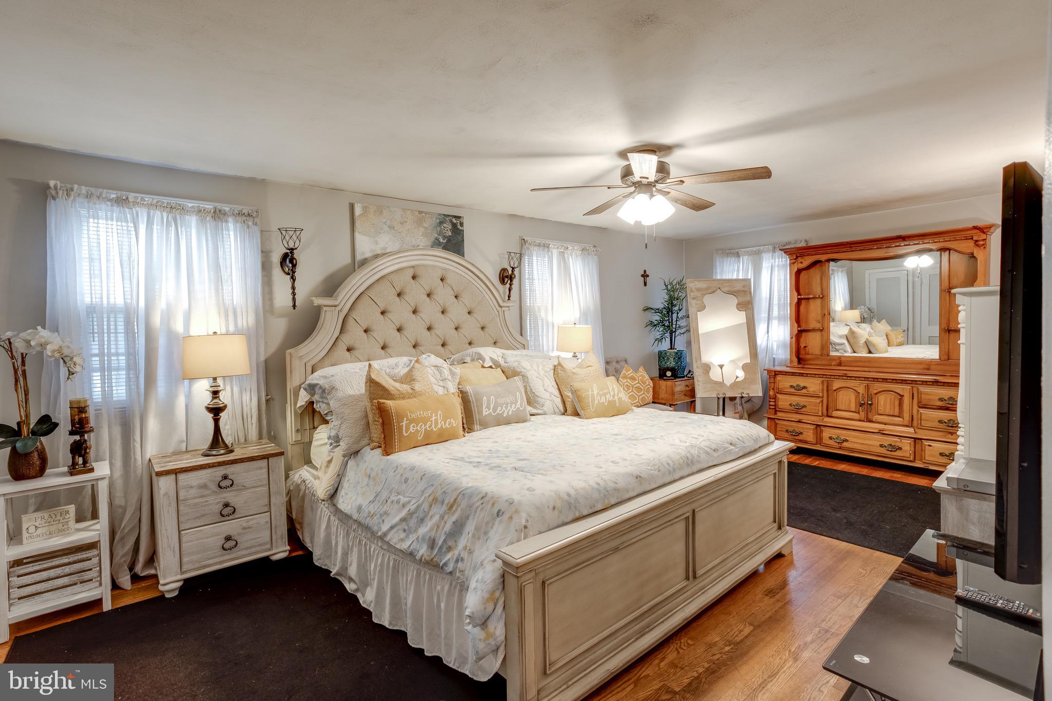 121 Tuttle Avenue Hamilton, NJ 08629 - Photo 12 of 27 Primary Bedroom