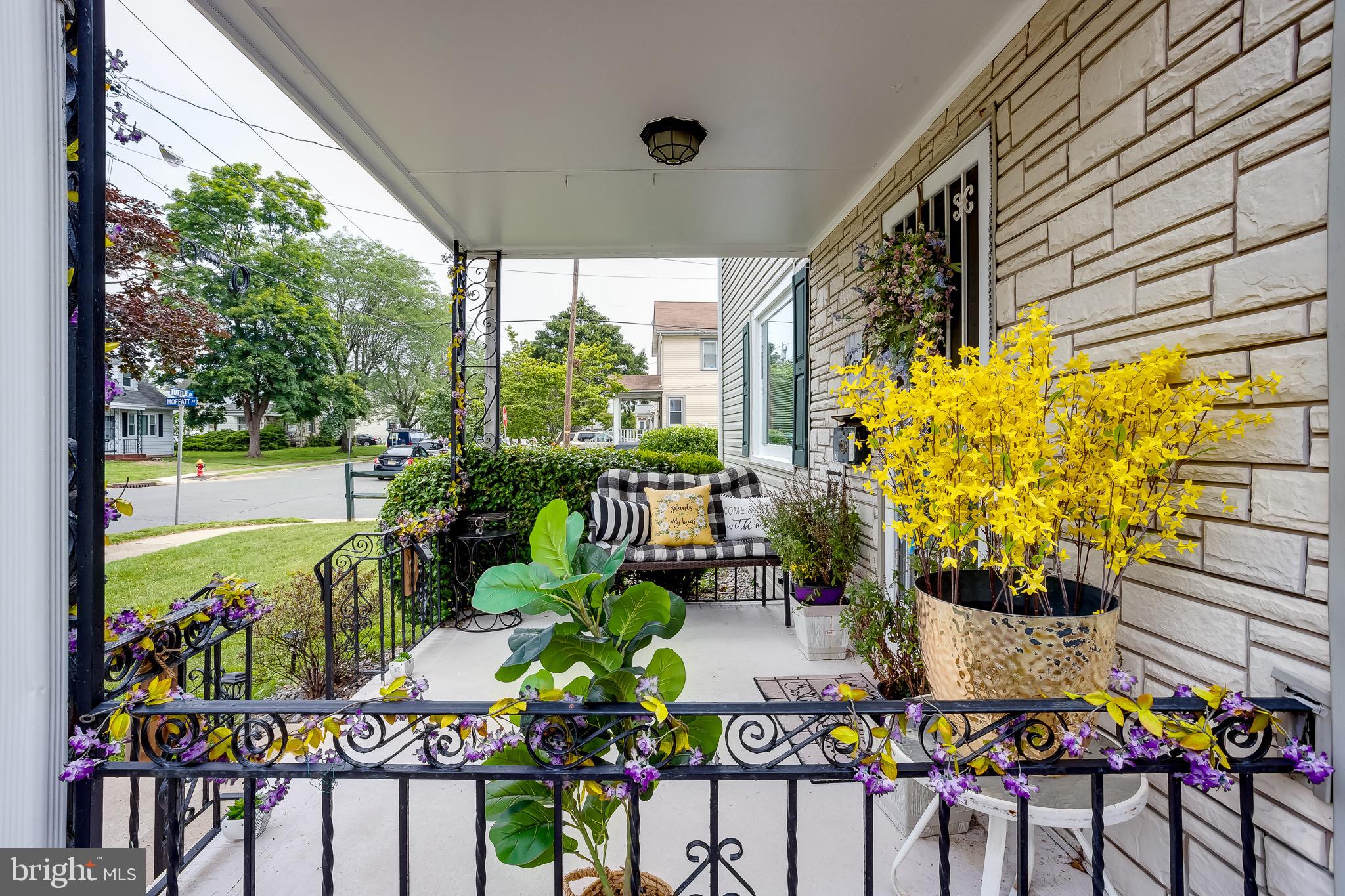 121 Tuttle Avenue Hamilton, NJ 08629 - Photo 3 of 27 Front Porch