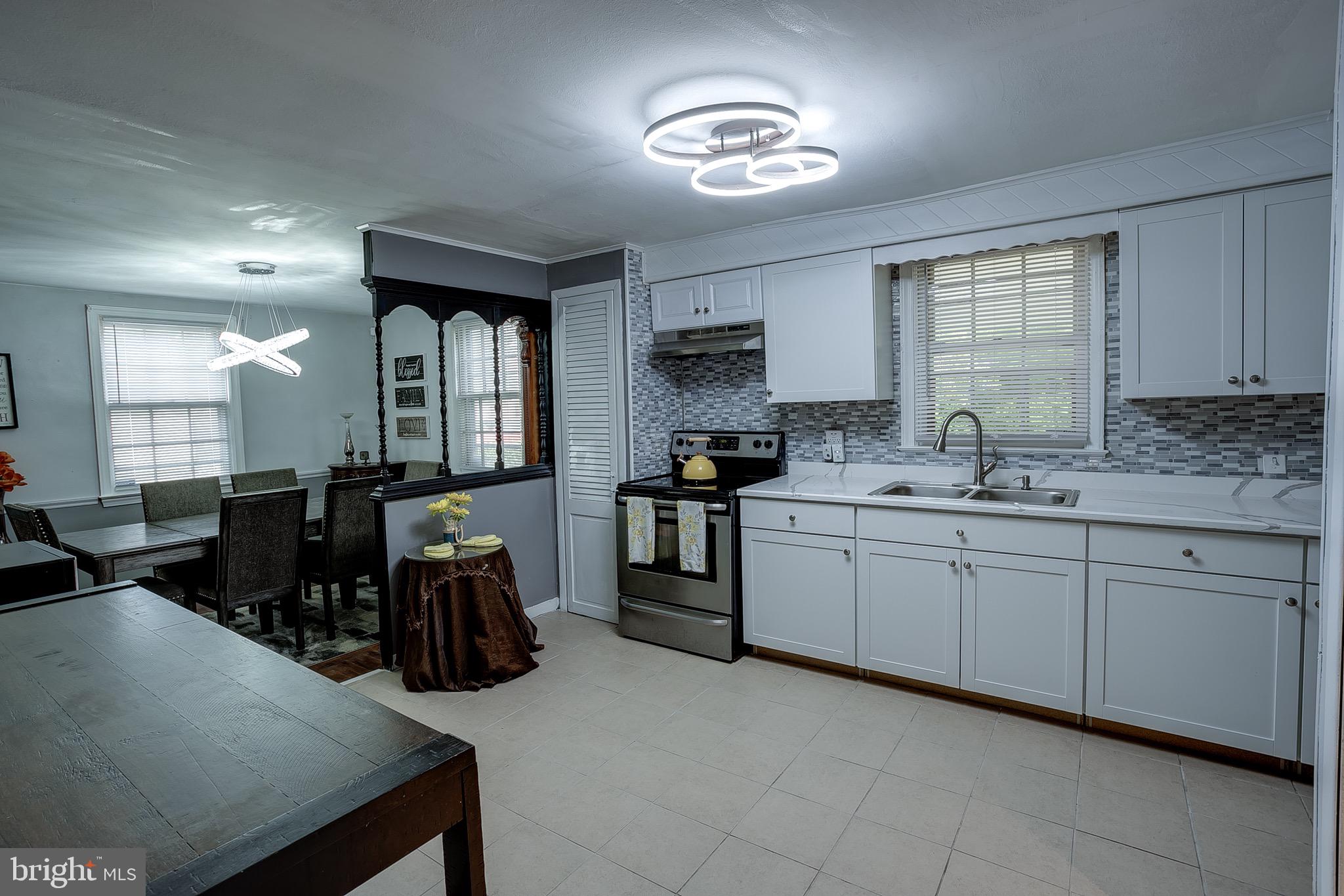 121 Tuttle Avenue Hamilton, NJ 08629 - Photo 8 of 27 Kitchen