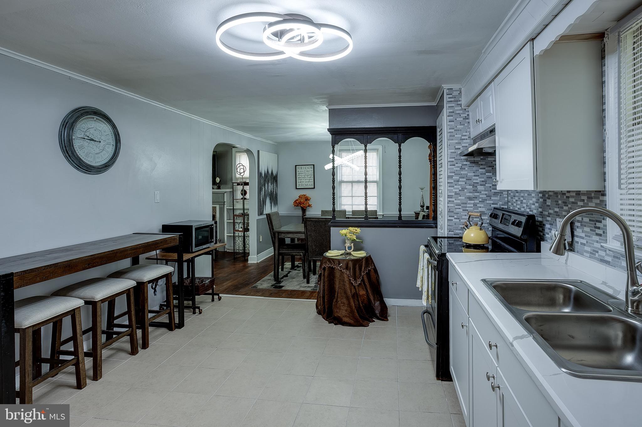 121 Tuttle Avenue Hamilton, NJ 08629 - Photo 9 of 27 Kitchen