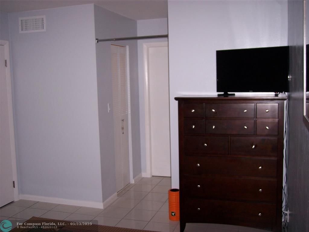 600 Northeast 2nd Street, Unit 208 Dania Beach, FL 33004 - Photo 11 of 29