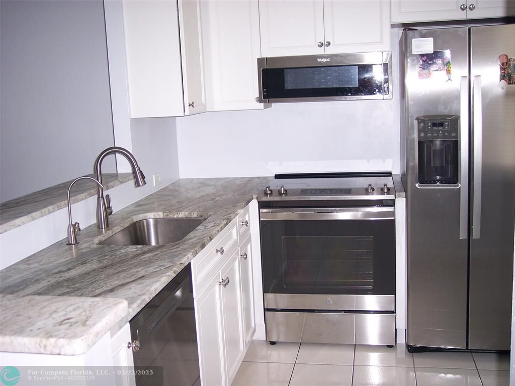 600 Northeast 2nd Street, Unit 208 Dania Beach, FL 33004 - Photo 18 of 29