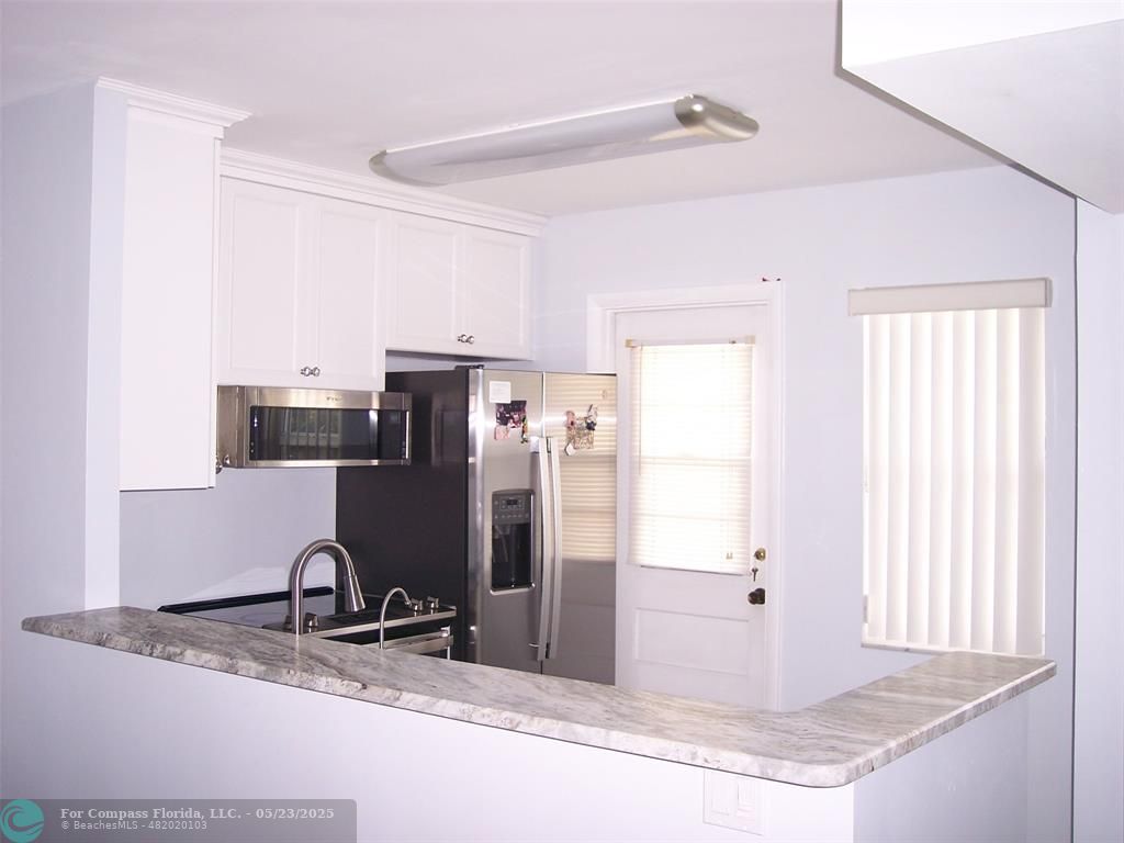 600 Northeast 2nd Street, Unit 208 Dania Beach, FL 33004 - Photo 19 of 29