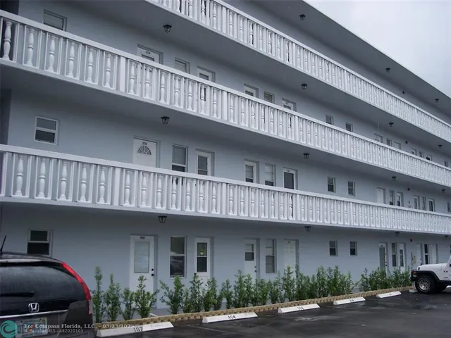 $179,000 | 600 Northeast 2nd Street, Unit 208, Dania Beach, FL 33004