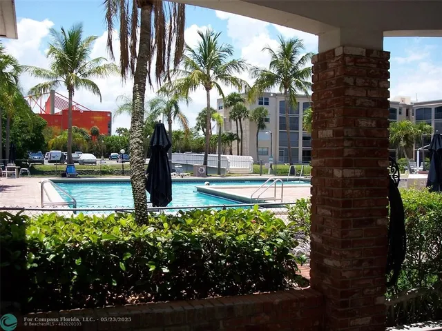 $179,000 | 600 Northeast 2nd Street, Unit 208, Dania Beach, FL 33004