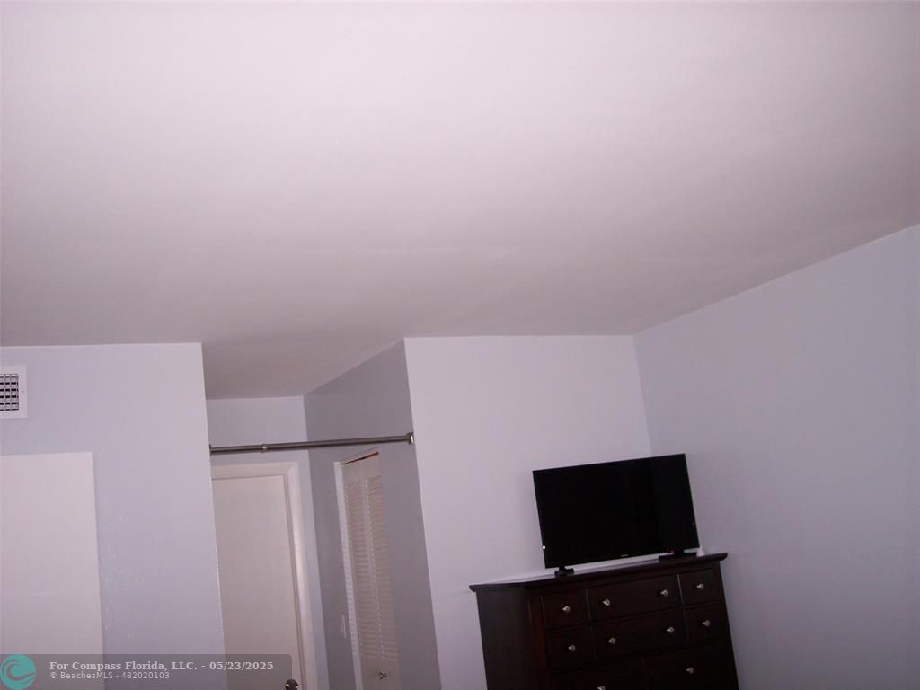 600 Northeast 2nd Street, Unit 208 Dania Beach, FL 33004 - Photo 10 of 29