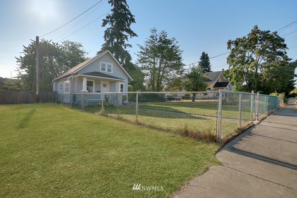 3625 A Street Tacoma, WA 98404 - Photo 3 of 23