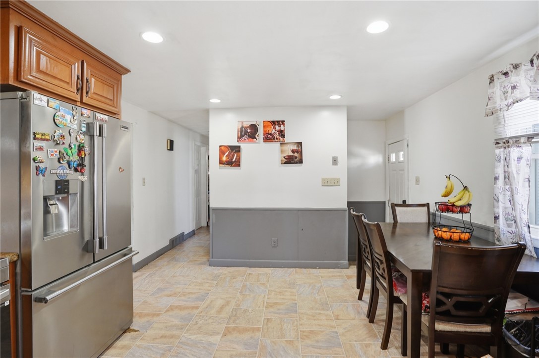 62 Hillcrest Avenue Pawtucket, RI 02860 - Photo 12 of 23