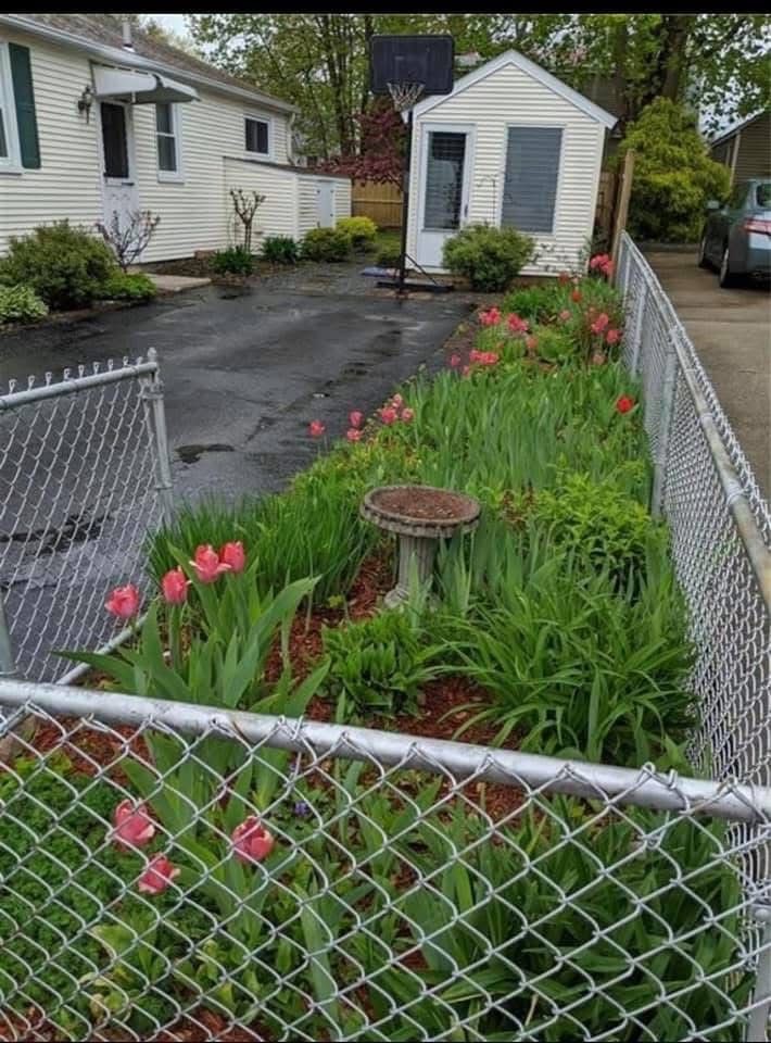 62 Hillcrest Avenue Pawtucket, RI 02860 - Photo 4 of 23 Summer
