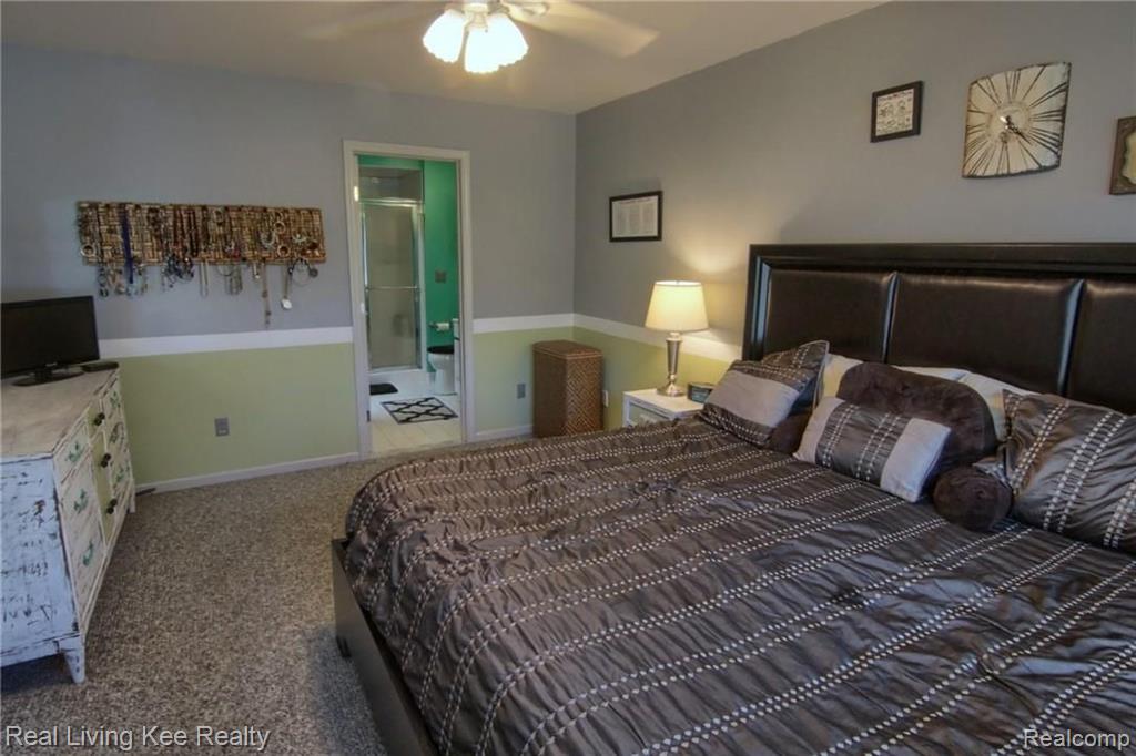 2317 Culbertson Avenue Rochester, MI 48307 - Photo 15 of 32
