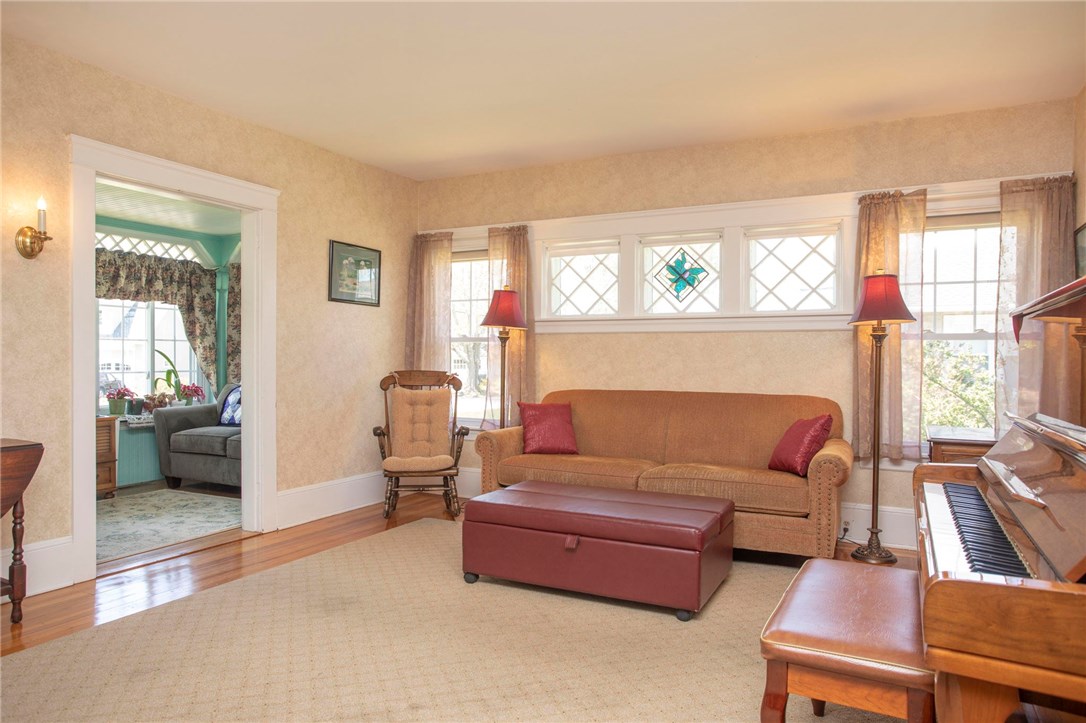 1102 Buttonwoods Avenue Warwick, RI 02886 - Photo 15 of 40