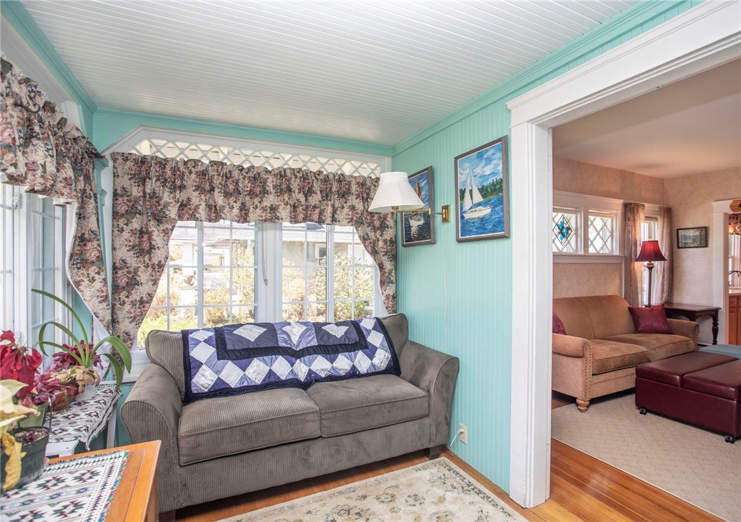 1102 Buttonwoods Avenue Warwick, RI 02886 - Photo 18 of 40