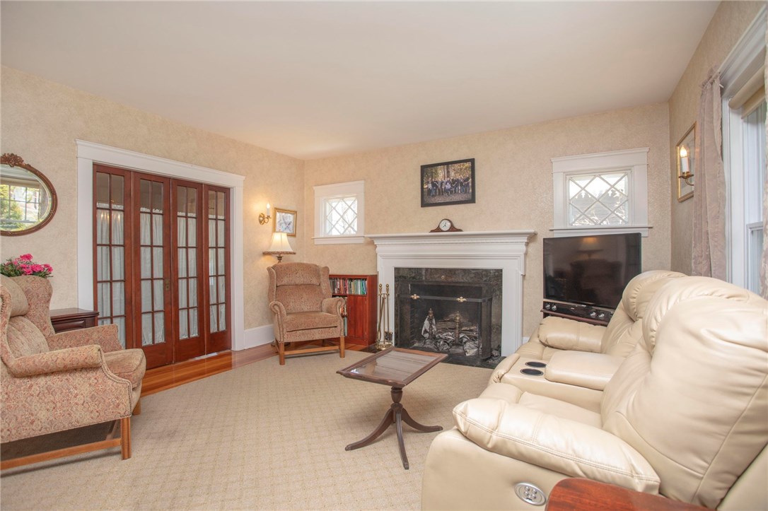 1102 Buttonwoods Avenue Warwick, RI 02886 - Photo 21 of 40