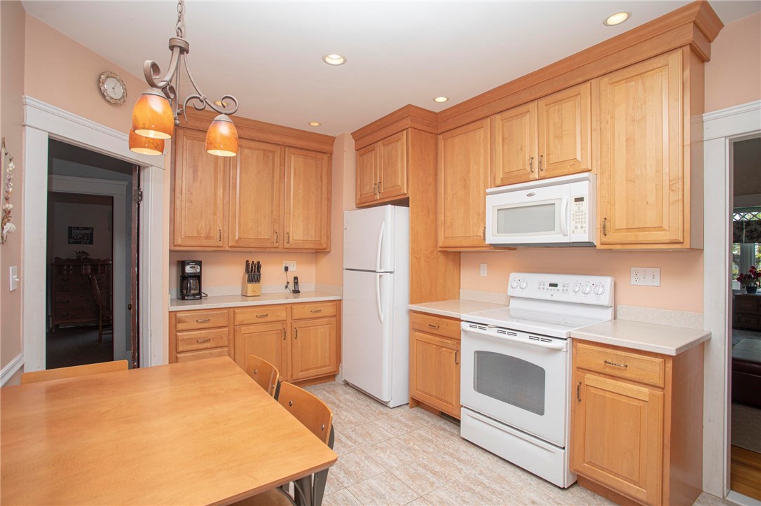 1102 Buttonwoods Avenue Warwick, RI 02886 - Photo 26 of 40