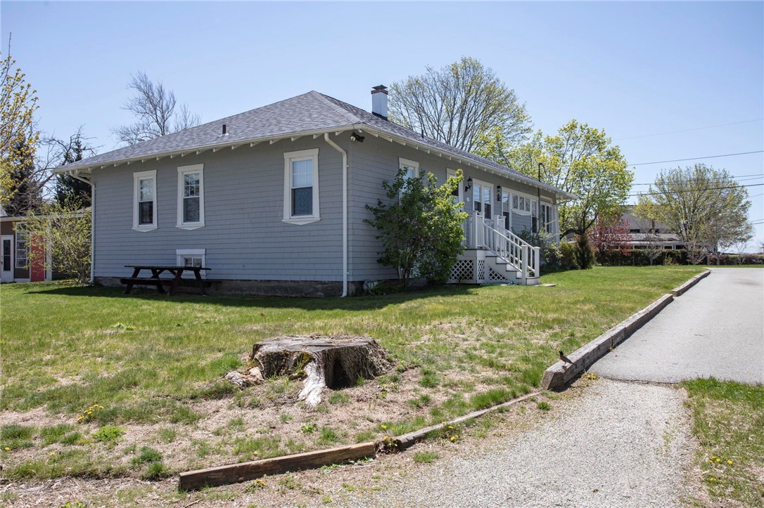 1102 Buttonwoods Avenue Warwick, RI 02886 - Photo 4 of 40