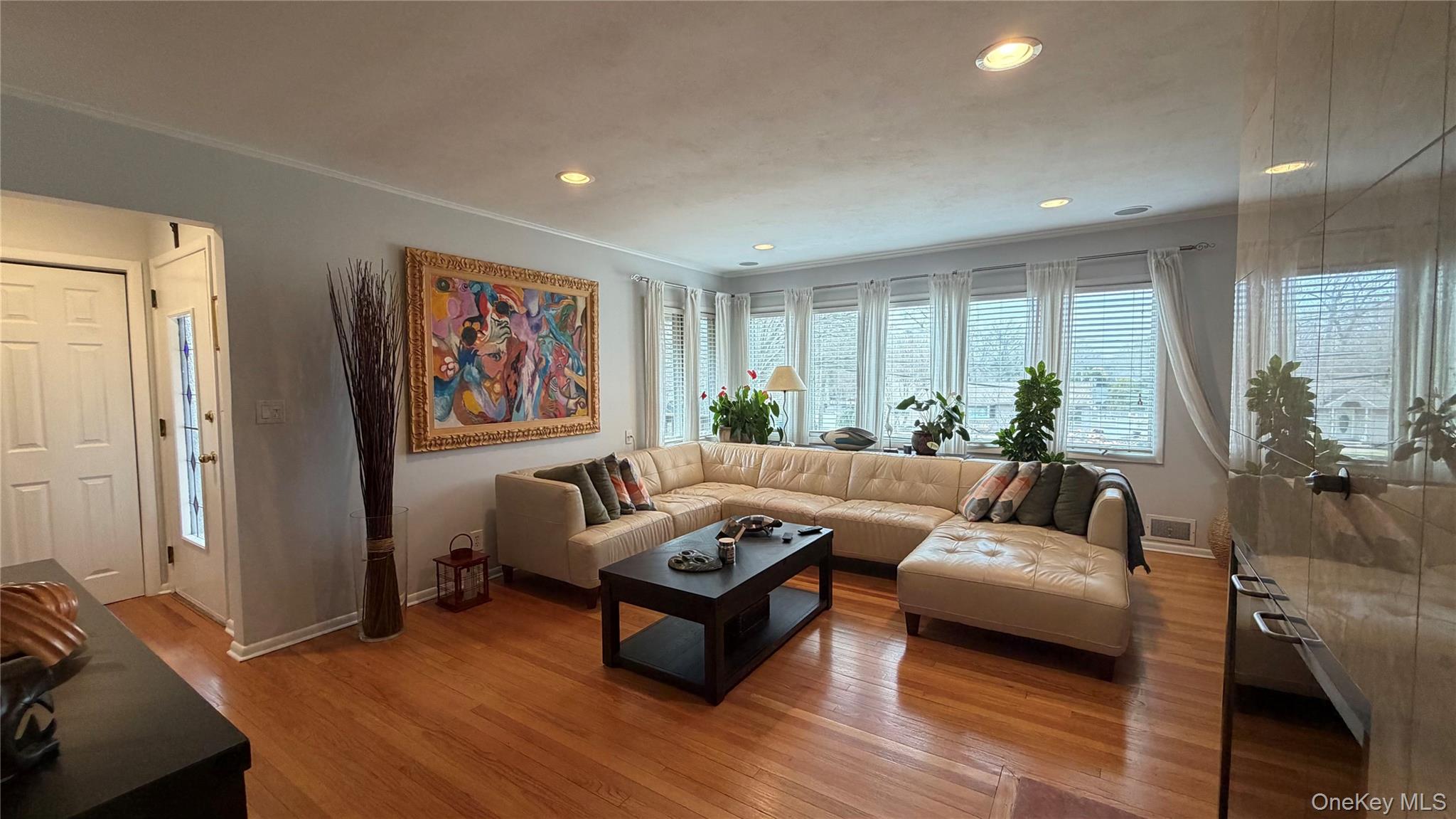 271 Terry Road Smithtown, NY 11787 - Photo 10 of 24 Gallery Image 10