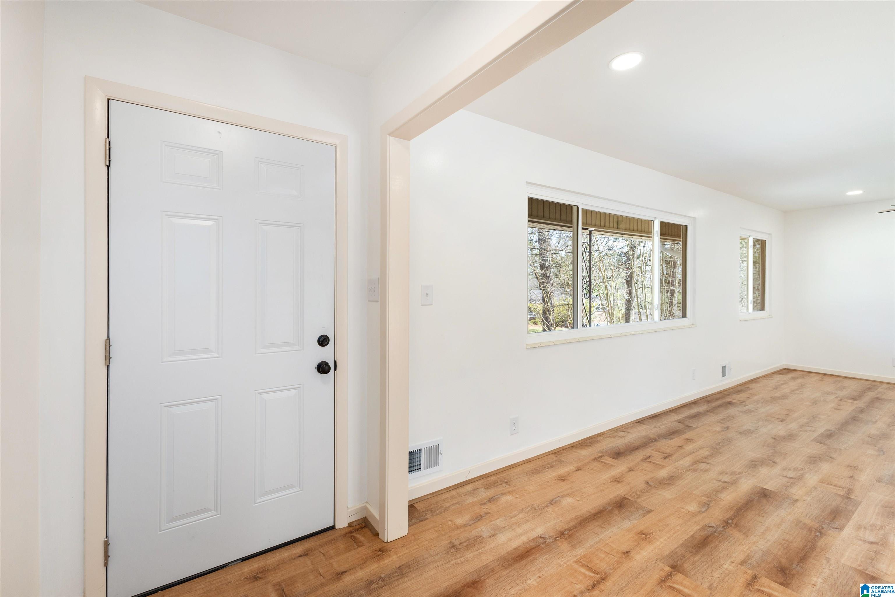 1320 Southhall Road Birmingham, AL 35213 - Photo 5 of 32