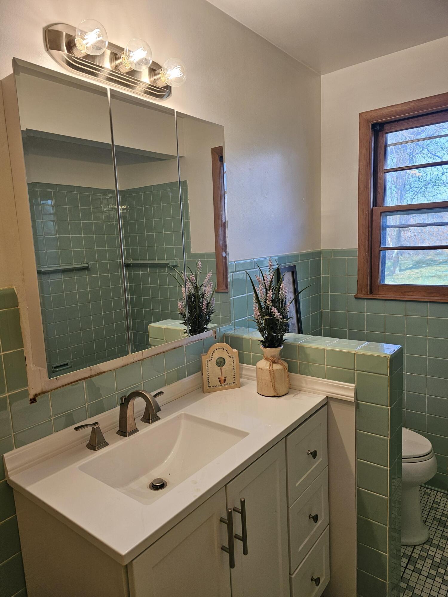 3005 Pipestone Road Benton Harbor, MI 49022 - Photo 7 of 10 Bath 2