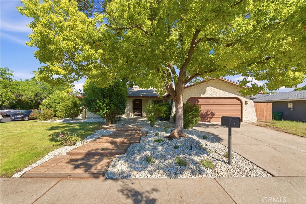 9 Niagara Way Chico, CA 95928 - Photo 1 of 39