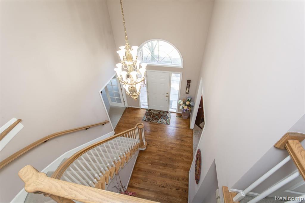 2074 Mapleridge Road Rochester Hills, MI 48309 - Photo 4 of 48