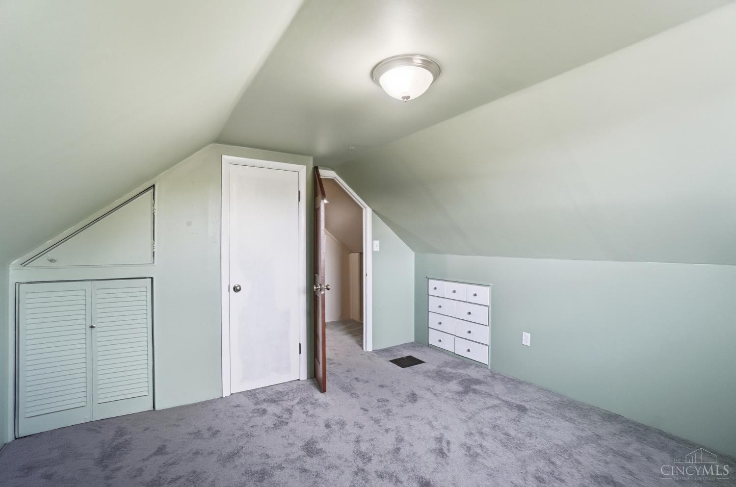 5450 Lawrence Road Cincinnati, OH 45248 - Photo 30 of 51