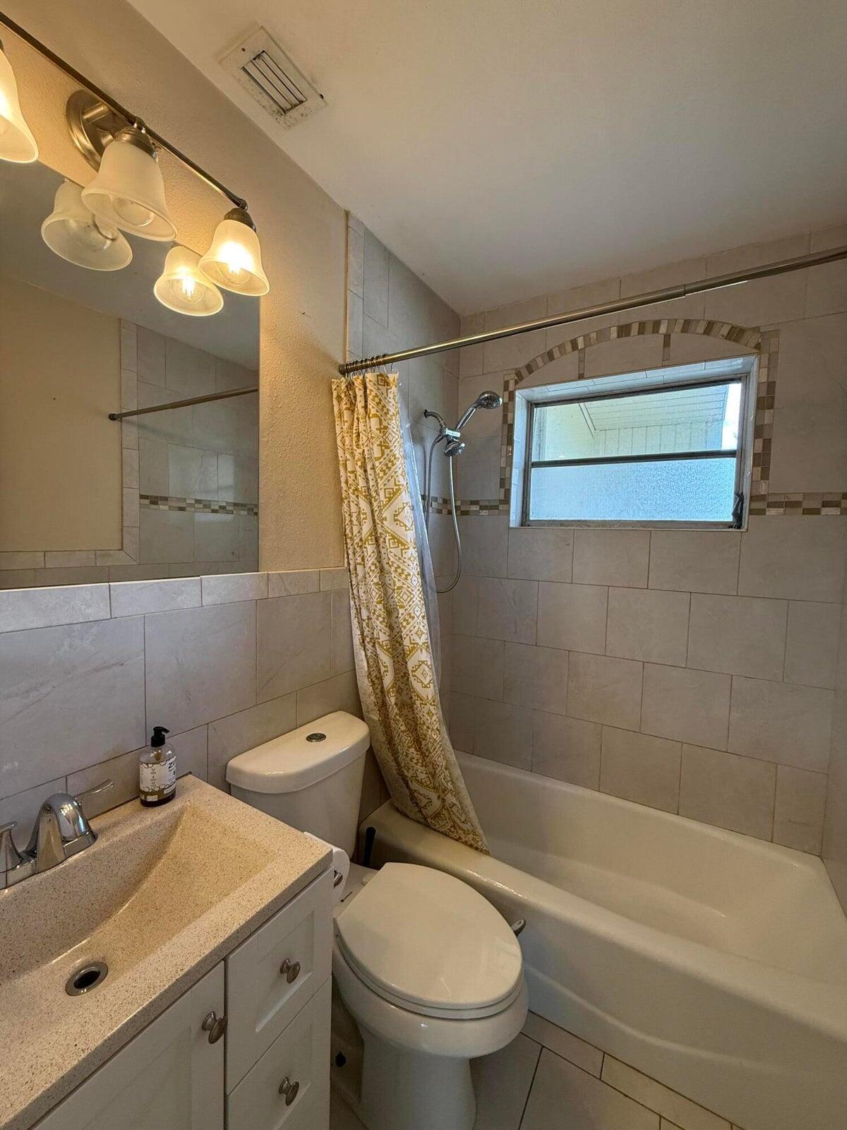 3962-3964 No Name Road Big Pine Key, FL 33043 - Photo 13 of 18 Bathroom