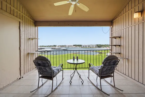 $170,000 | 15575 Marina Drive, Unit 317C, Montgomery, TX 77356