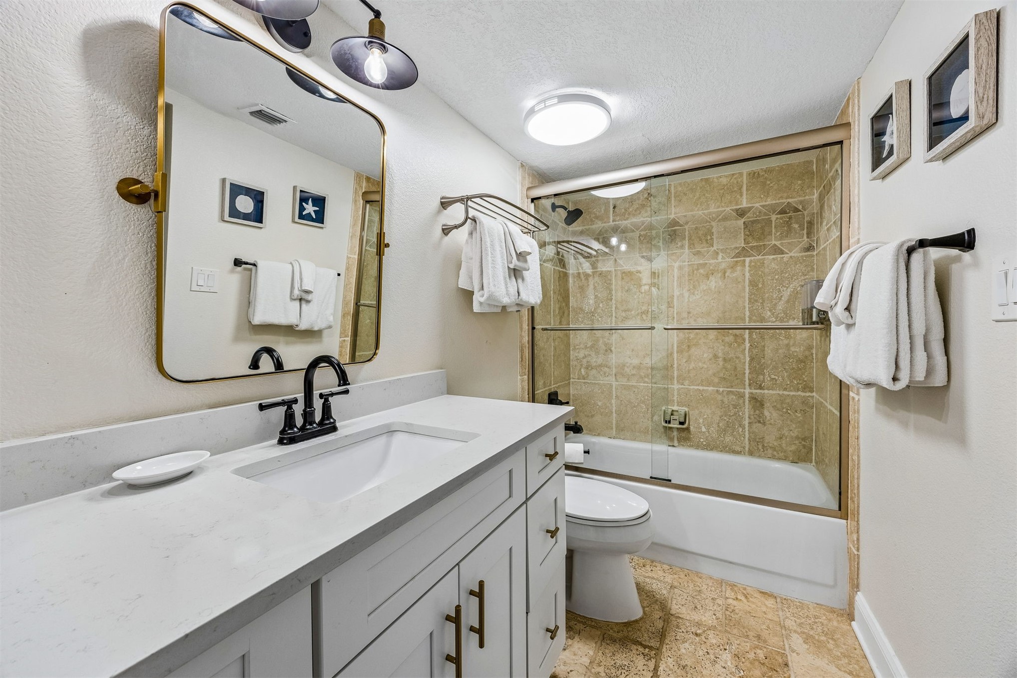 2013 Beachwood Road Fernandina Beach, FL 32034 - Photo 16 of 42 2nd Bathroom