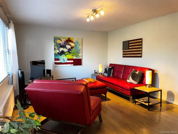 $260,000 | 235 South Buckhout Street, Unit 235, Irvington, NY 10533