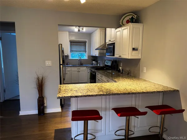 $260,000 | 235 South Buckhout Street, Unit 235, Irvington, NY 10533