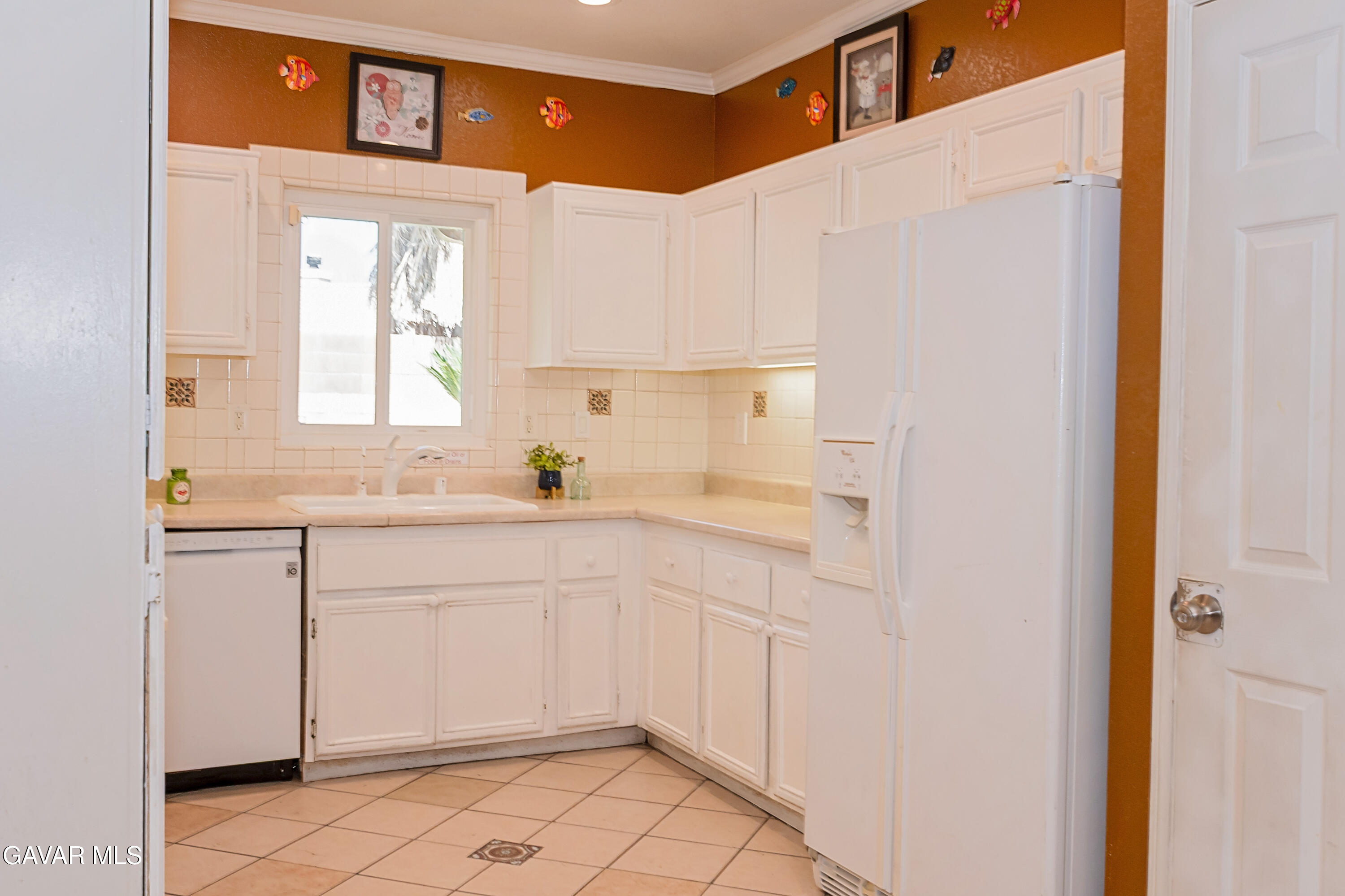 43963 Glenraven Road Lancaster, CA 93535 - Photo 7 of 35 SFP_2299