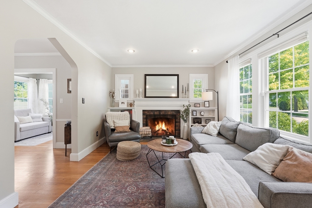 16 Bay State Road Worcester, MA 01606 - Photo 5 of 42