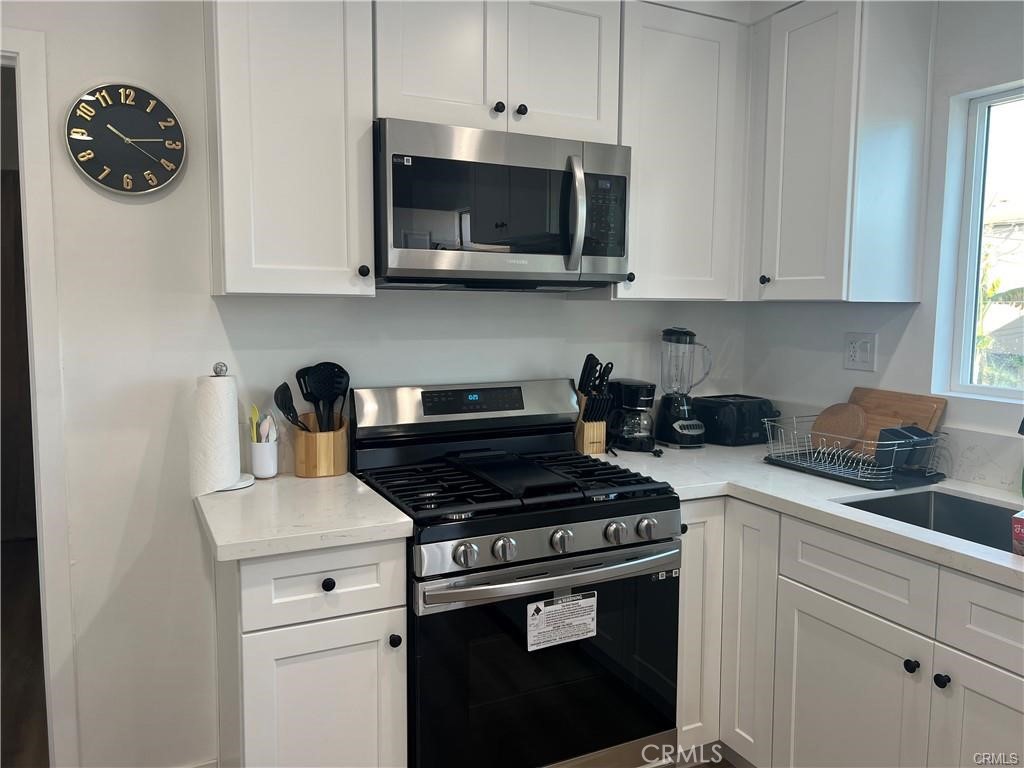 1441 South Cloverdale Avenue, Unit 1/2 Los Angeles, CA 90019 - Photo 5 of 6