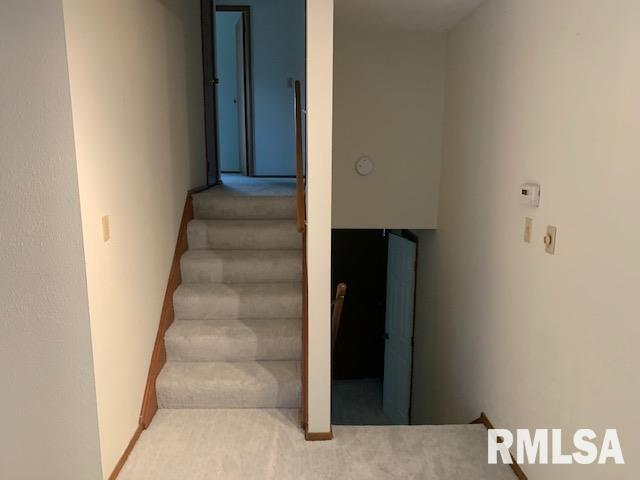 2208 Winnebago Drive Springfield, IL 62702 - Photo 13 of 25 Gallery Image 13