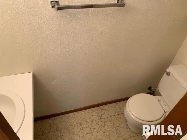 2208 Winnebago Drive Springfield, IL 62702 - Photo 16 of 25 Gallery Image 16