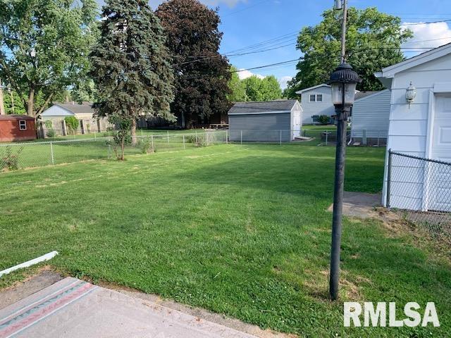 2208 Winnebago Drive Springfield, IL 62702 - Photo 22 of 25 Gallery Image 22