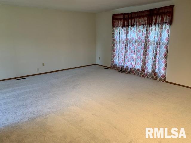2208 Winnebago Drive Springfield, IL 62702 - Photo 4 of 25 Gallery Image 4