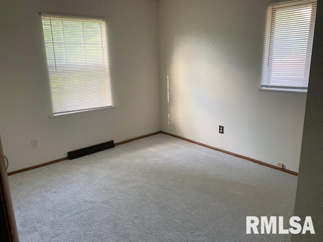 2208 Winnebago Drive Springfield, IL 62702 - Photo 6 of 25 Gallery Image 6