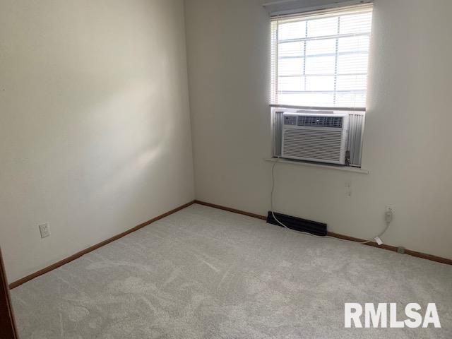 2208 Winnebago Drive Springfield, IL 62702 - Photo 7 of 25 Gallery Image 7